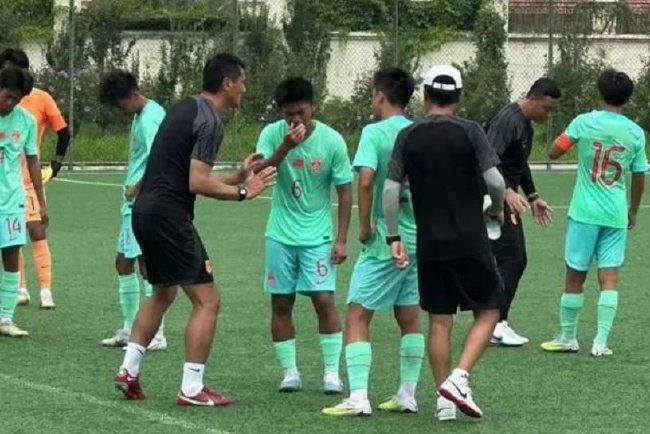 如果夸德拉多接受手术，那么国米肯定会在冬窗引援，其中一个假设就是提前签下贾洛，目前国米已经锁定在本赛季结束后签下他。